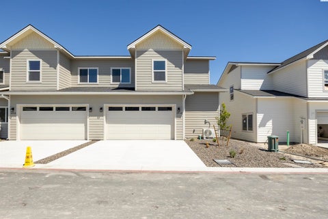 Photo of 4448 Conifer St, West Richland, WA 99353 (MLS # 293972)