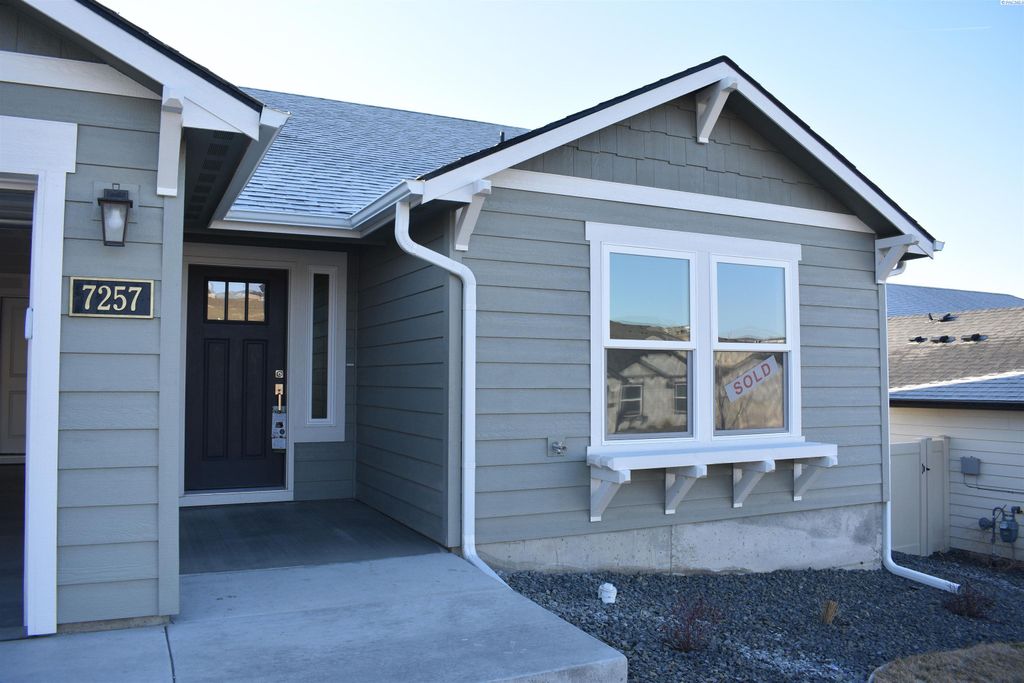 Photo of 7257 W 26th Ave, Kennewick, WA 99338 (MLS # 293002)