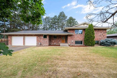 Photo of 614 S Kellogg Street, Kennewick, WA 99338 (MLS # 293407)