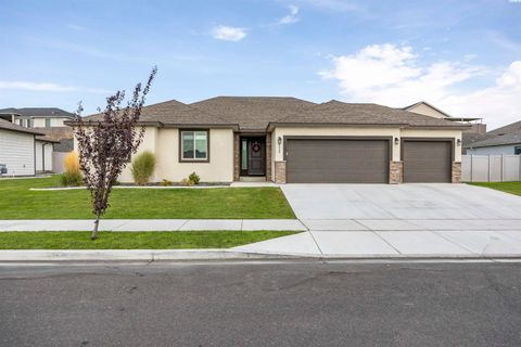 Photo of 6020 W 32nd Ct, Kennewick, WA 99338 (MLS # 287397)