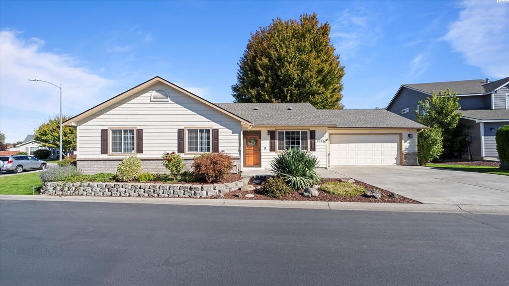 Photo of 2451 S Arthur Ct, Kennewick, WA 99338 (MLS # 288078)