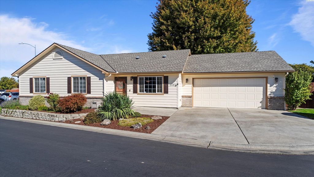 Photo of 2451 S Arthur Ct, Kennewick, WA 99338 (MLS # 288078)