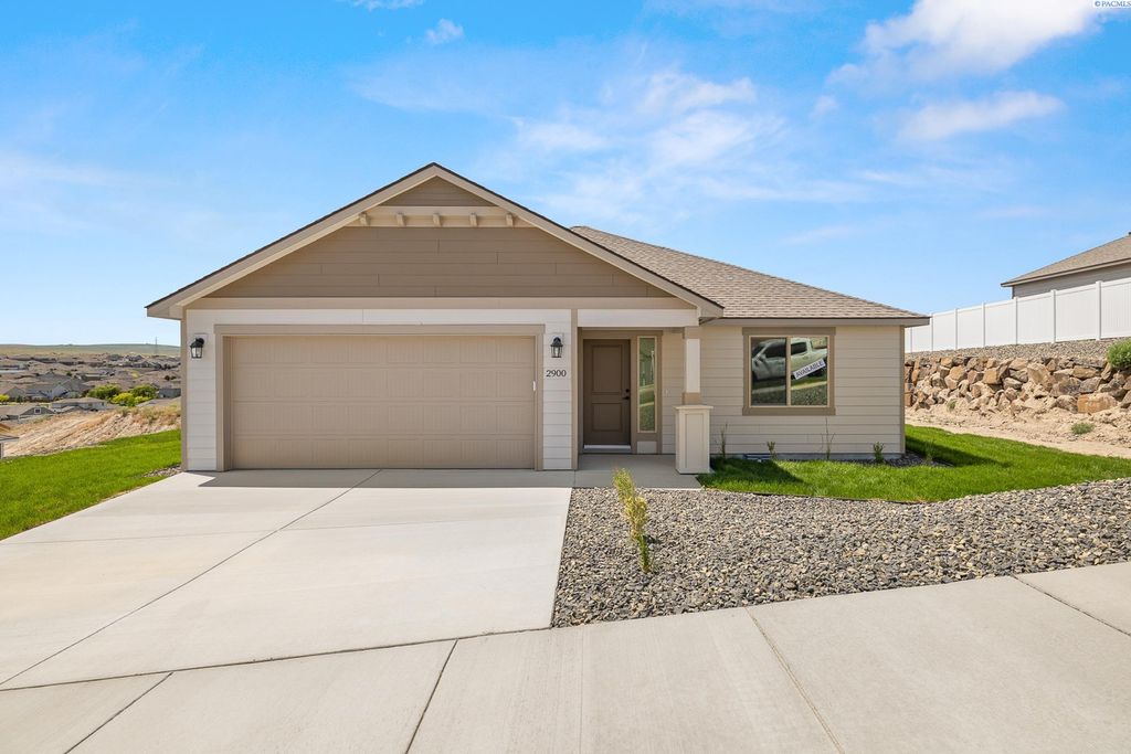 Photo of 2900 S Penn St, Kennewick, WA 99338 (MLS # 288485)