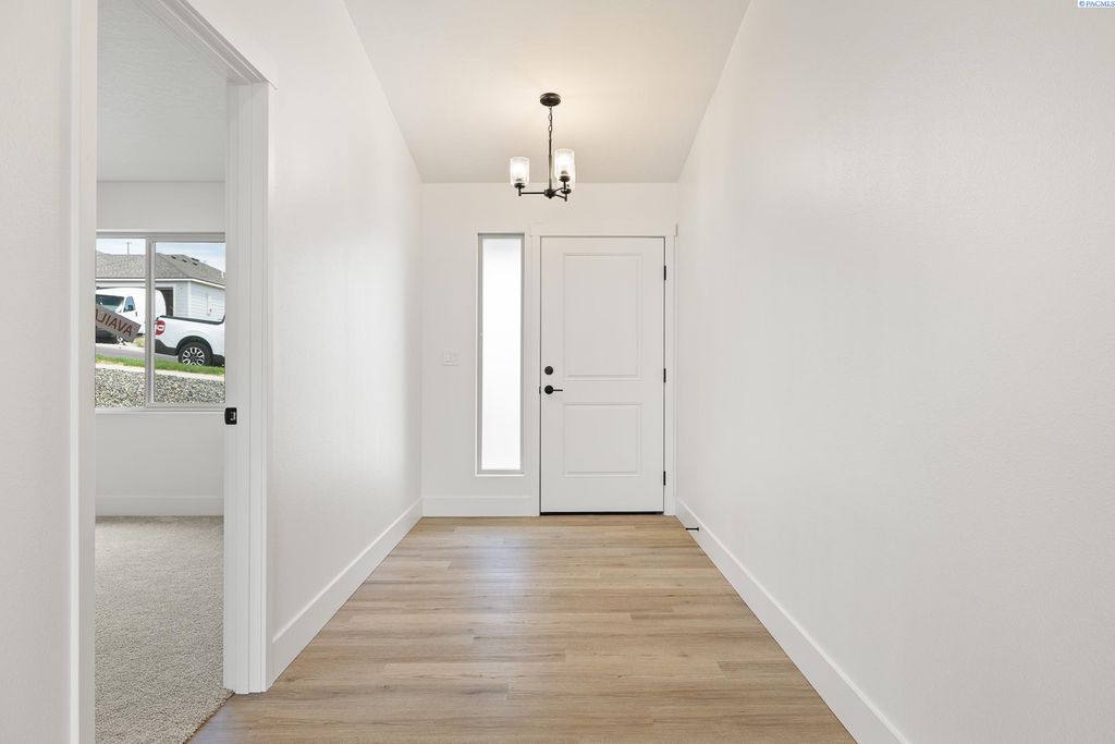Photo of 2900 S Penn St, Kennewick, WA 99338 (MLS # 288485)
