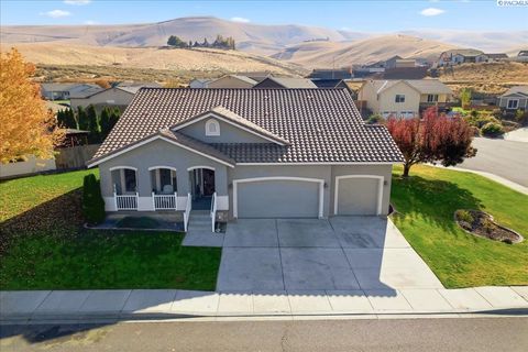 Photo of 203 SW Malibu Dr, Prosser, WA 99350 (MLS # 288896)