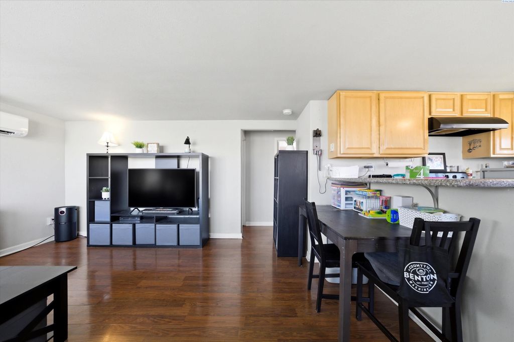 Photo of 1309 Totten Ave, Richland, WA 99354 (MLS # 292448)