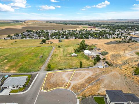 Photo of 6594 Caspian Place, West Richland, WA 99353 (MLS # 294664)