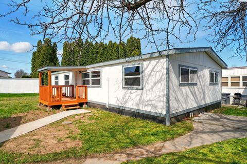 Photo of 3324 19th Ave. #57 Ave, Kennewick, WA 99338 (MLS # 288557)