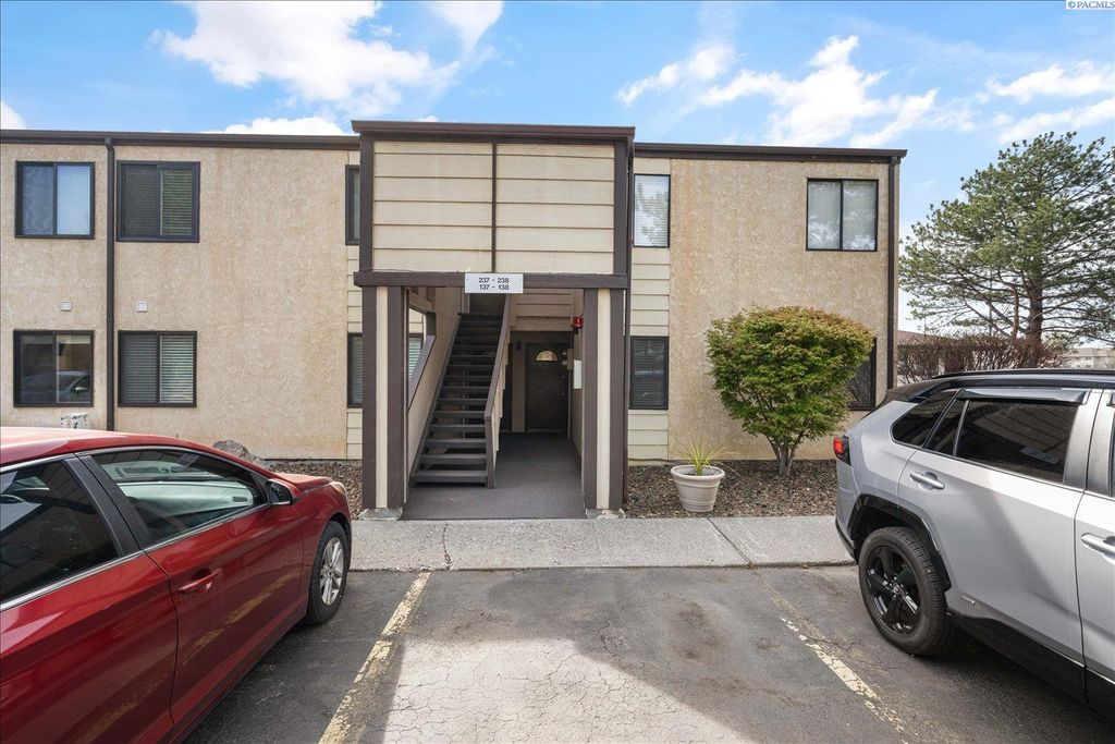 Photo of 303 Gage Blvd #138, Richland, WA 99352 (MLS # 291610)