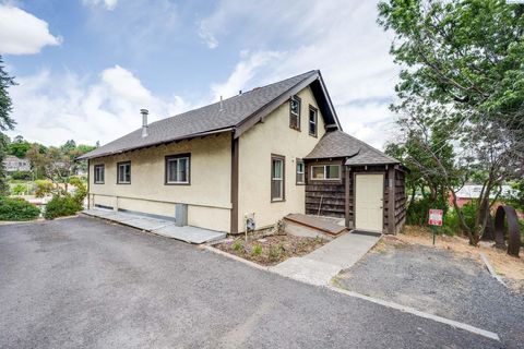 Photo of 205 SE High St, Pullman, WA 99163 (MLS # 289849)