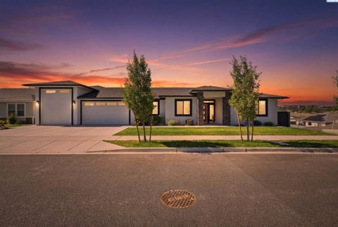 Photo of 6029 W 31st Ave, Kennewick, WA 99338 (MLS # 294019)