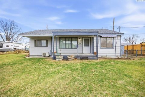 Photo of 410 Robert Ave, Richland, WA 99352 (MLS # 289377)