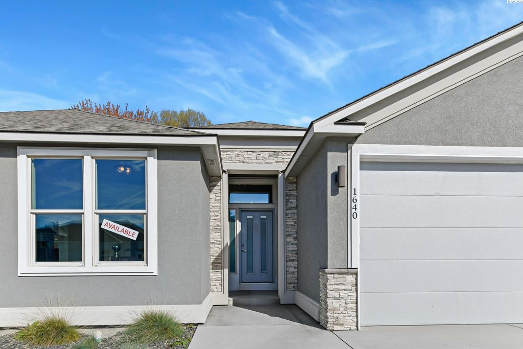 Photo of 1640 Palermo Ave, Richland, WA 99352 (MLS # 291940)