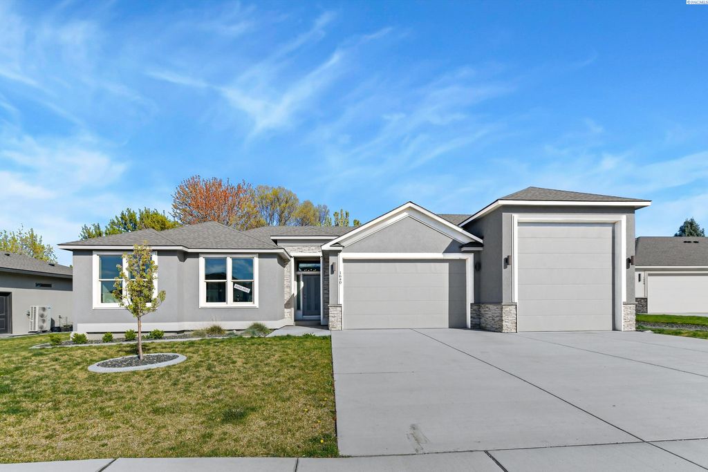 Photo of 1640 Palermo Ave, Richland, WA 99352 (MLS # 291940)
