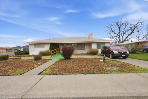 Photo of 1704 W Brown St, Pasco, WA 99301 (MLS # 291216)