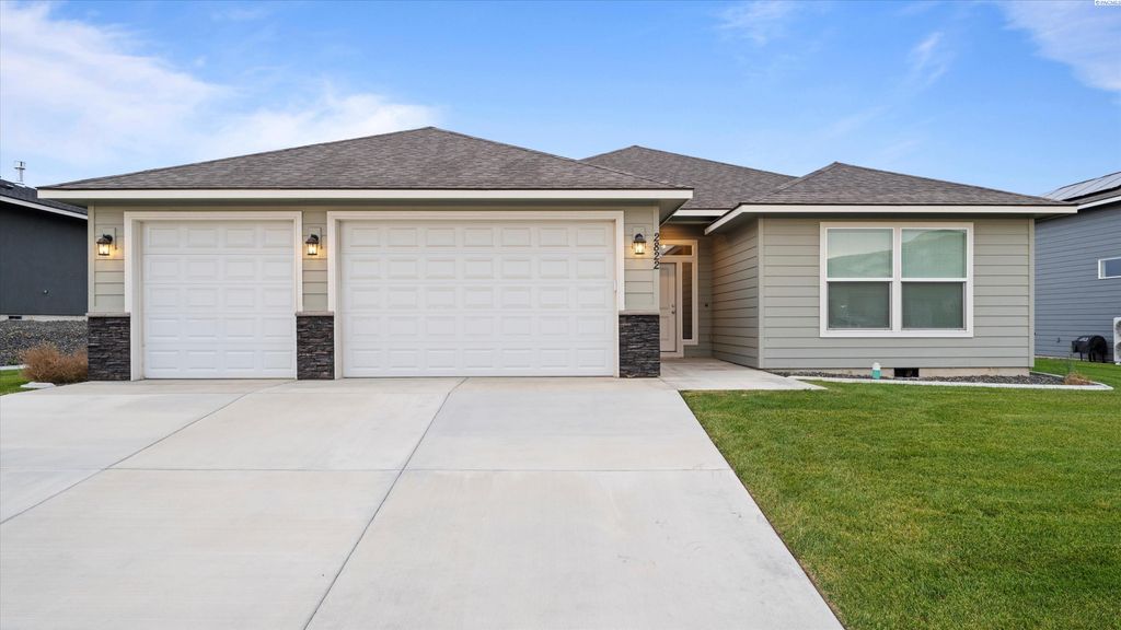 Photo of 2822 S Belfair Pl, Kennewick, WA 99338 (MLS # 288470)