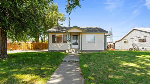 Photo of 1008 Wilson St, Richland, WA 99354 (MLS # 288998)