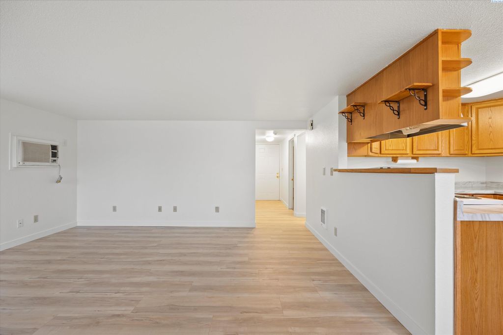 Photo of 1008 Wilson St, Richland, WA 99354 (MLS # 288998)