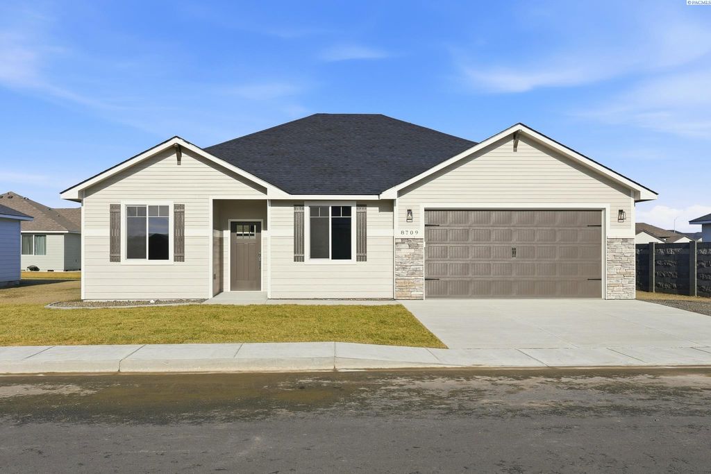 Photo of 8709 Silver Mound Dr, Pasco, WA 99301 (MLS # 289085)