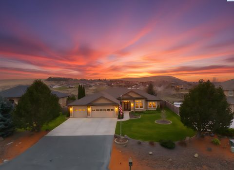 Photo of 16006 S Fairview Lp, Kennewick, WA 99338 (MLS # 289978)