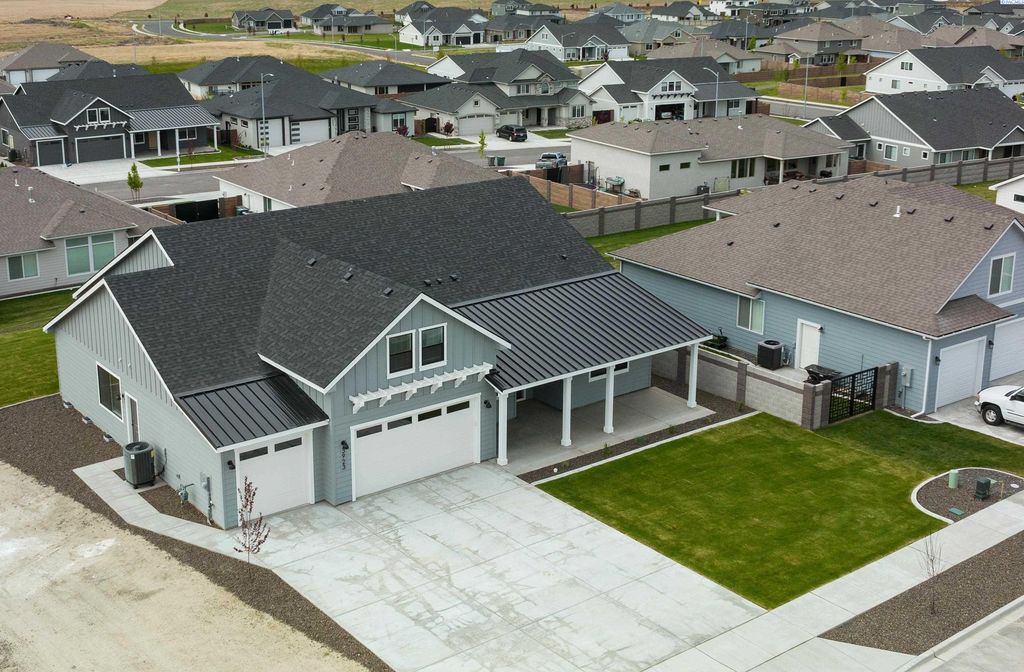Photo of 3923 Highview St, Richland, WA 99352 (MLS # 287406)