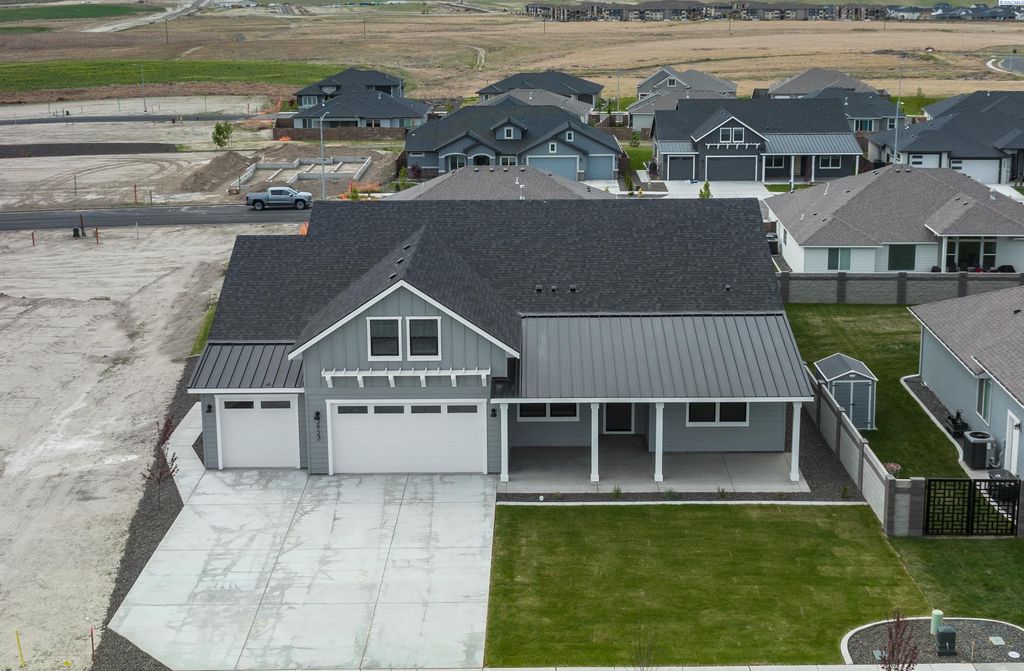 Photo of 3923 Highview St, Richland, WA 99352 (MLS # 287406)