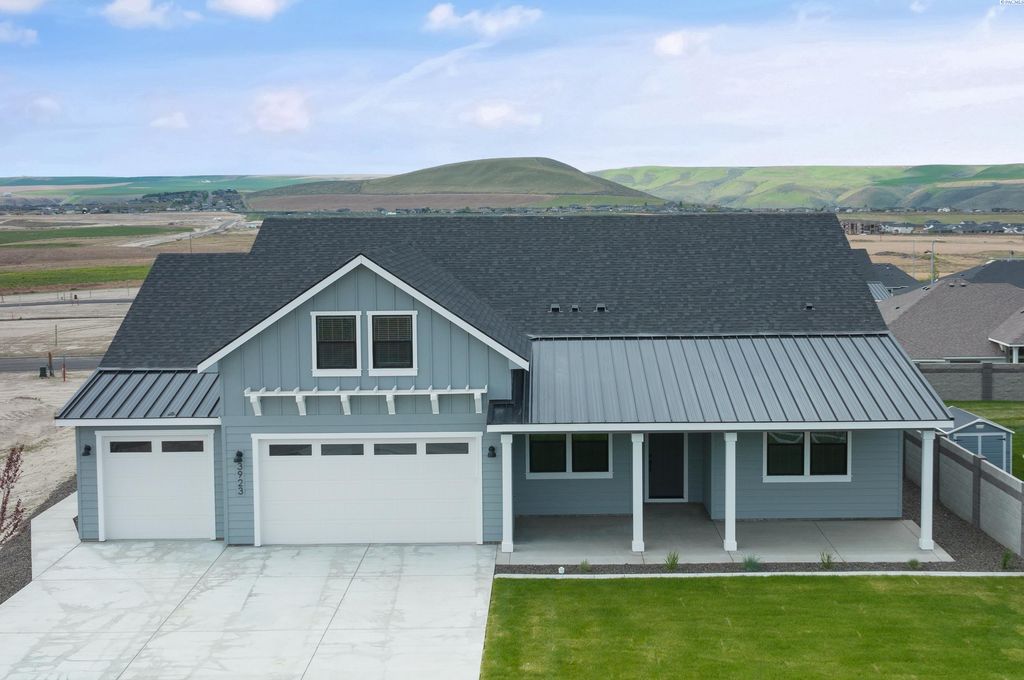 Photo of 3923 Highview St, Richland, WA 99352 (MLS # 287406)