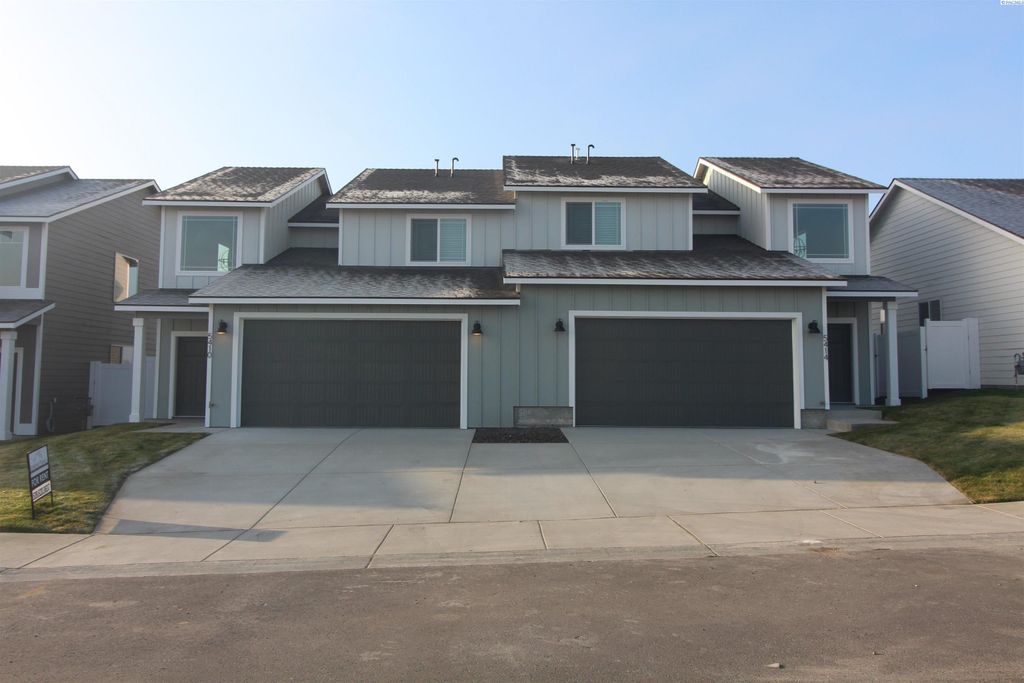 Photo of 5410 Remington Drive, Pasco, WA 99301 (MLS # 286861)