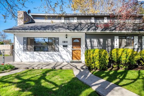 Photo of 1211 Birch Ave, Richland, WA 99354 (MLS # 292569)