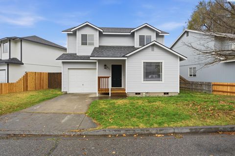 Photo of 821 S Elm St, Kennewick, WA 99336 (MLS # 288875)
