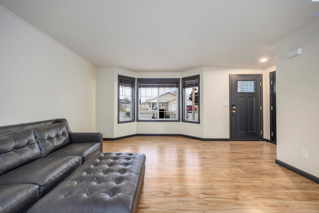 Photo of 7611 Thetis Drive, Pasco, WA 99301 (MLS # 289878)