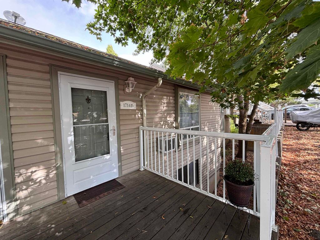 Photo of 1714 NW Lamont Dr, Pullman, WA 99163 (MLS # 287909)
