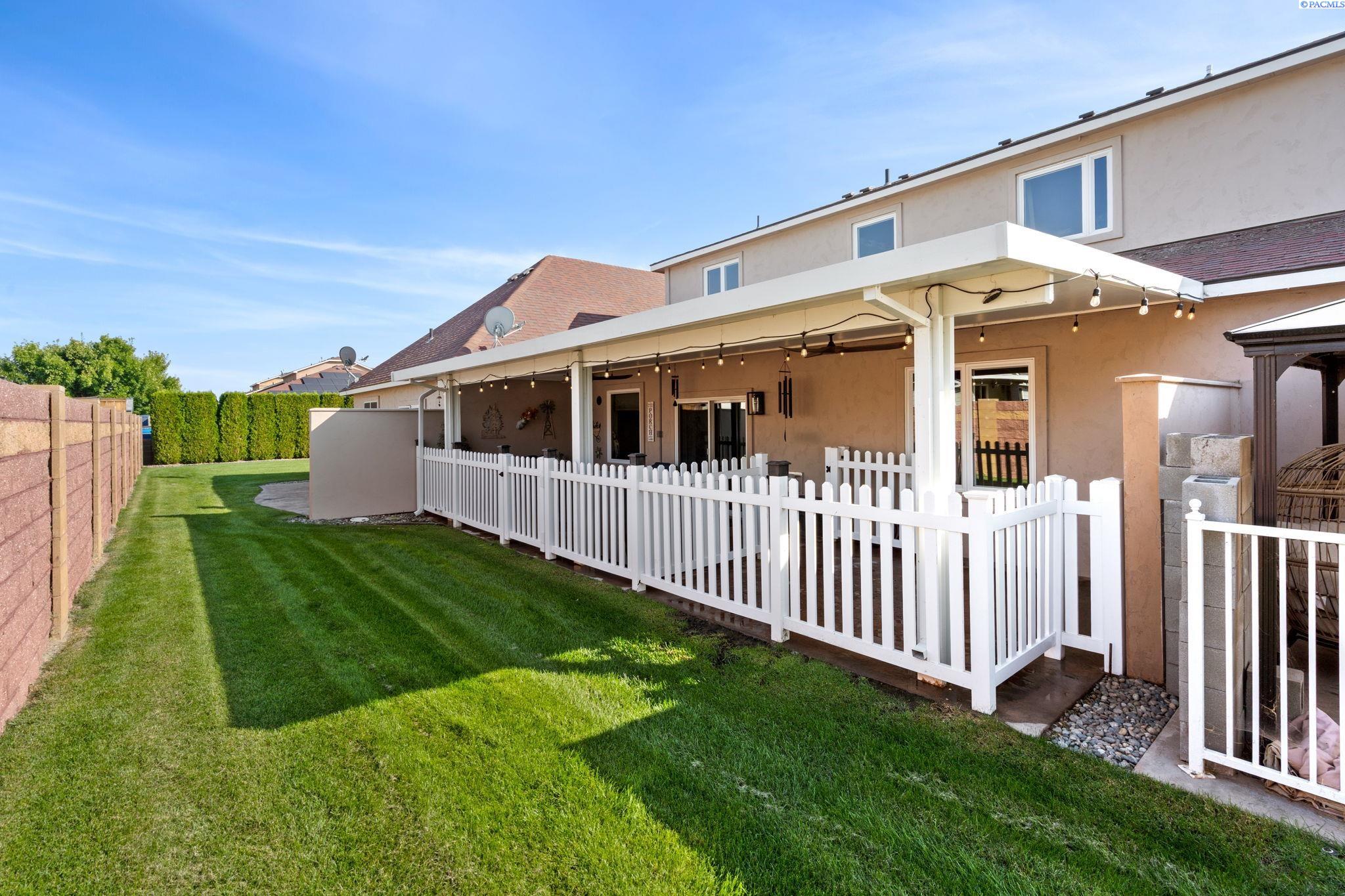 Pasco, Washington 99301, United States, 3 Bedrooms Bedrooms, ,2 BathroomsBathrooms,Residential,Active,220724