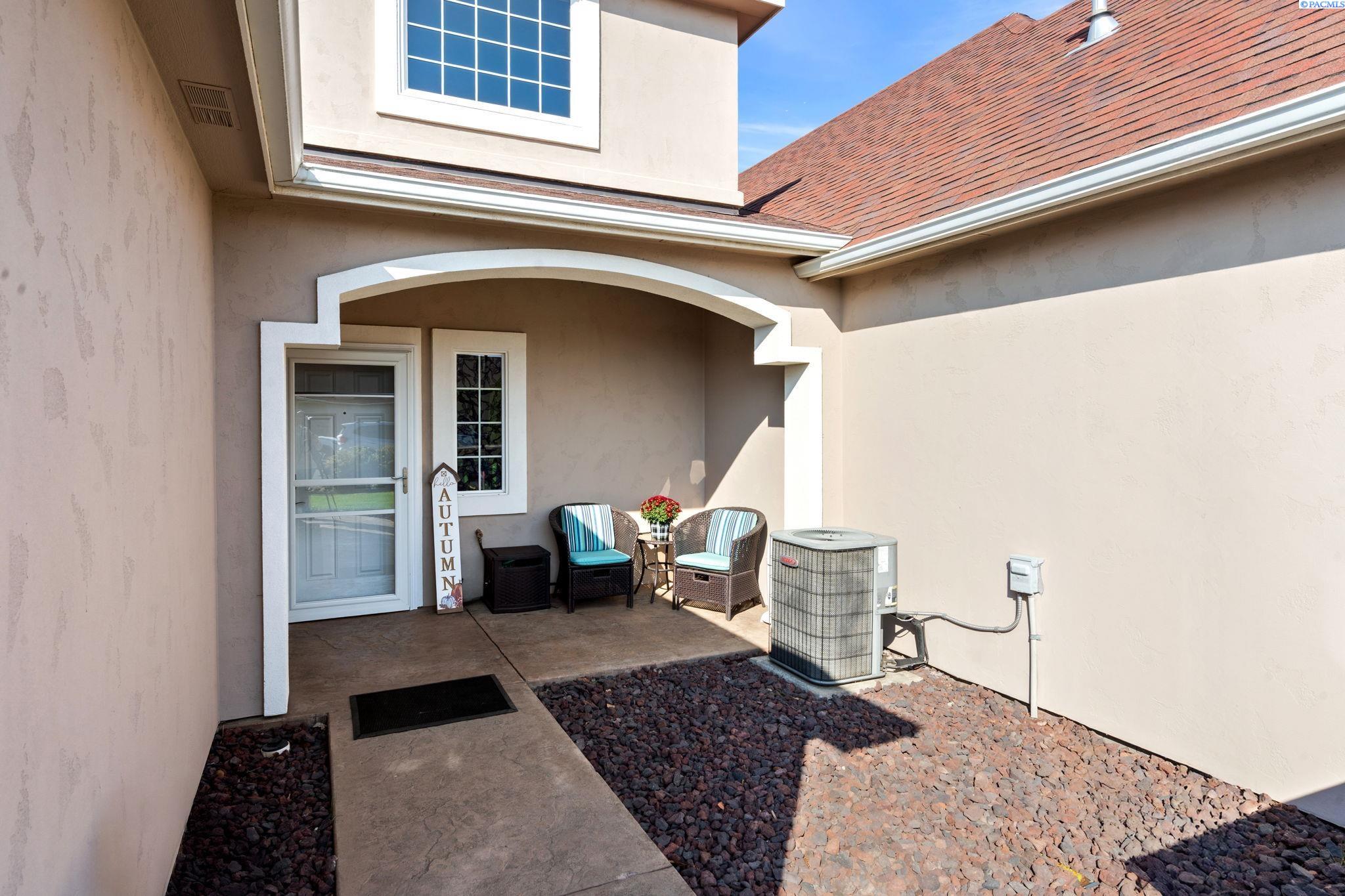 Pasco, Washington 99301, United States, 3 Bedrooms Bedrooms, ,2 BathroomsBathrooms,Residential,Active,220724