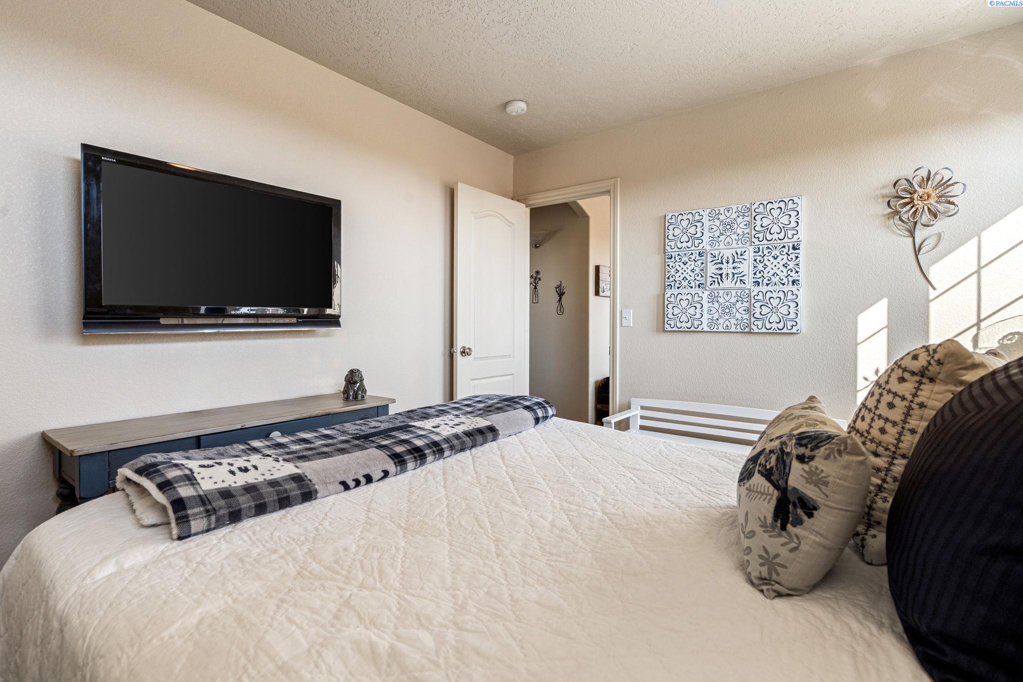 Pasco, Washington 99301, United States, 3 Bedrooms Bedrooms, ,2 BathroomsBathrooms,Residential,Active,220724