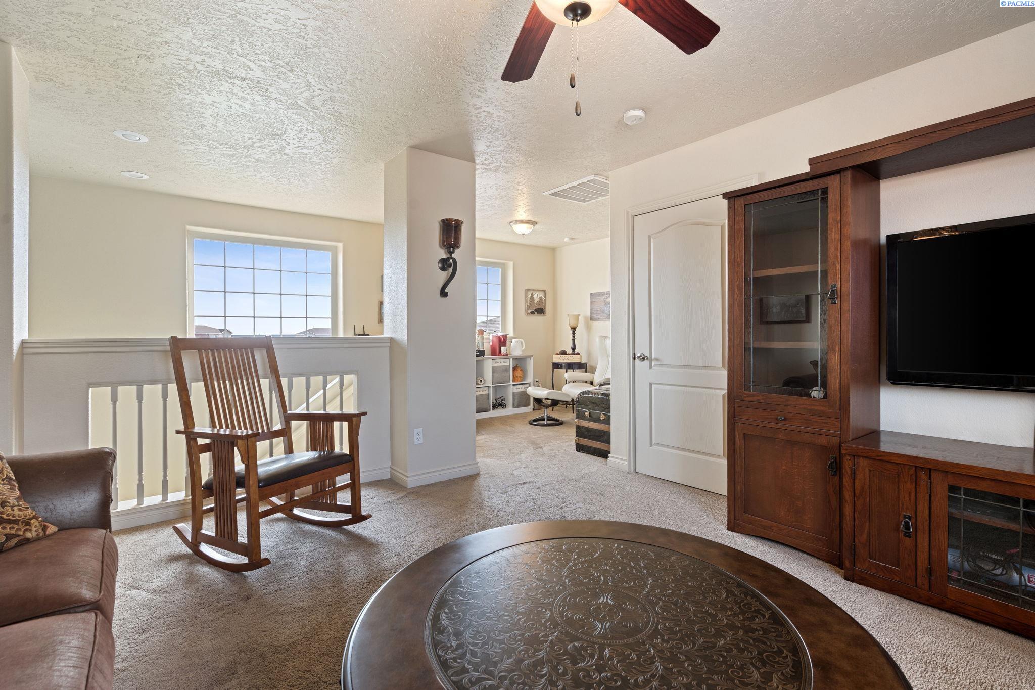 Pasco, Washington 99301, United States, 3 Bedrooms Bedrooms, ,2 BathroomsBathrooms,Residential,Active,220724