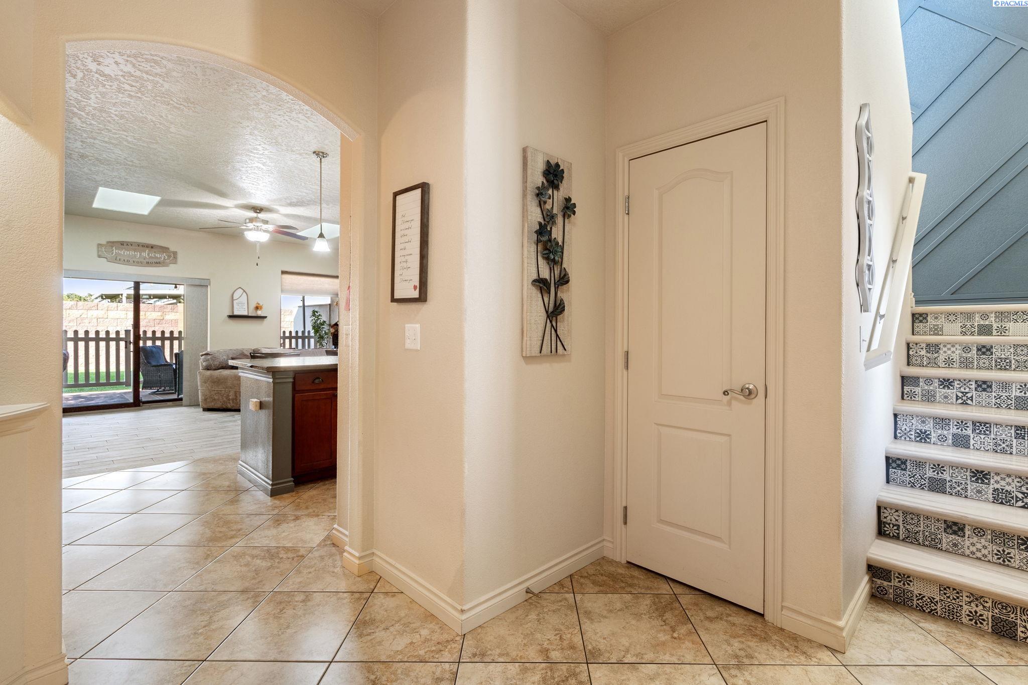 Pasco, Washington 99301, United States, 3 Bedrooms Bedrooms, ,2 BathroomsBathrooms,Residential,Active,220724