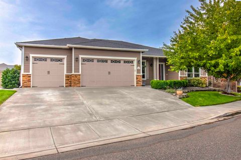 Photo of 5603 W 15th Ave, Kennewick, WA 99338 (MLS # 291267)