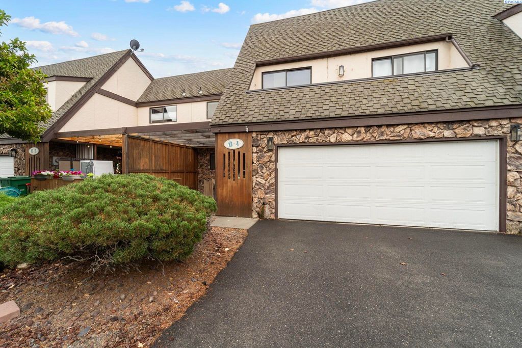 Photo of 4214 #B4 W Klamath Ave, Kennewick, WA 99336 (MLS # 287010)