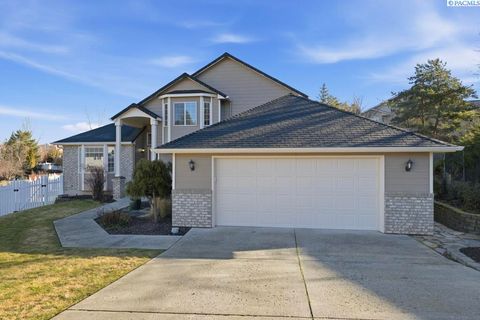 Photo of 615 SE Alderwood Ct, Pullman, WA 99163 (MLS # 289929)