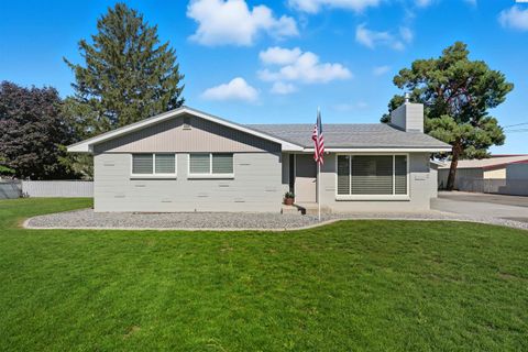 Photo of 5512 W Hood Ave, Kennewick, WA 99336 (MLS # 287577)