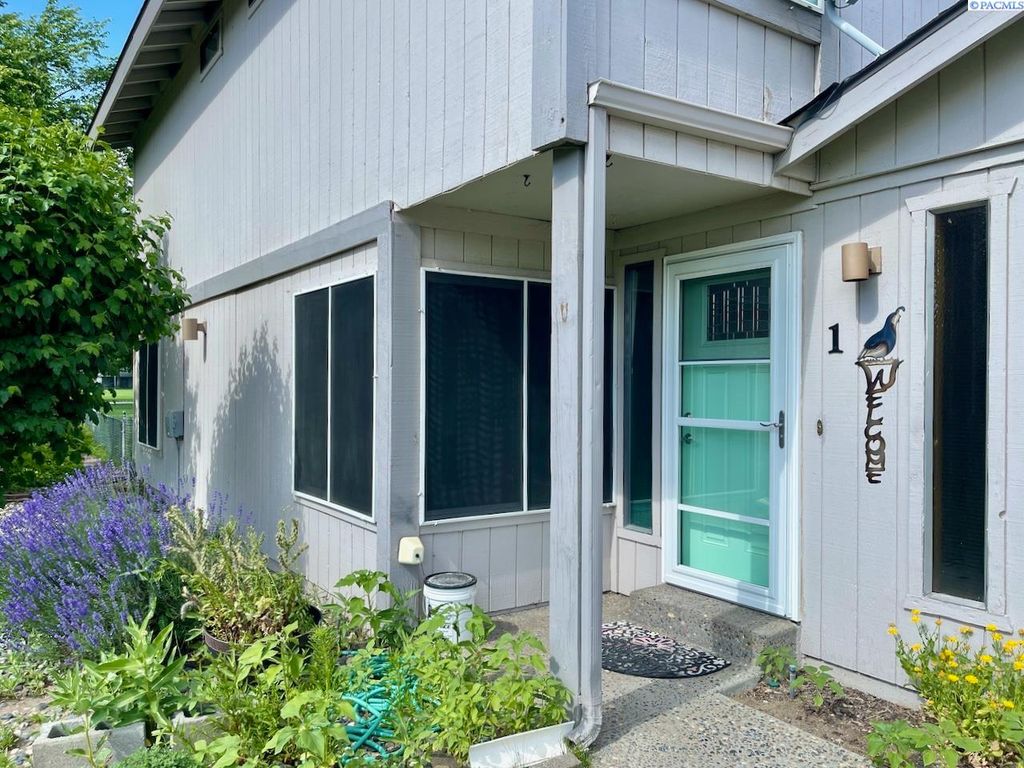 Photo of 2120 Duportail Street #1, Richland, WA 99352 (MLS # 284641)