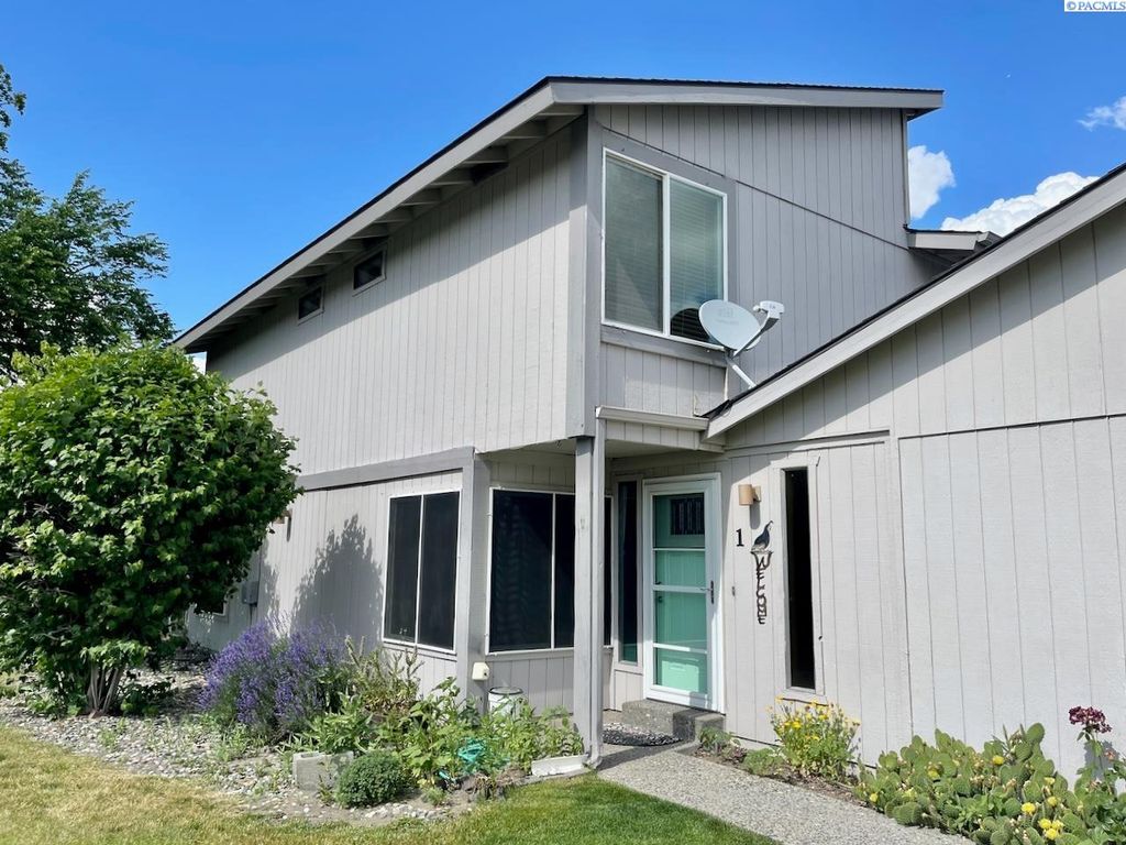 Photo of 2120 Duportail Street #1, Richland, WA 99352 (MLS # 284641)