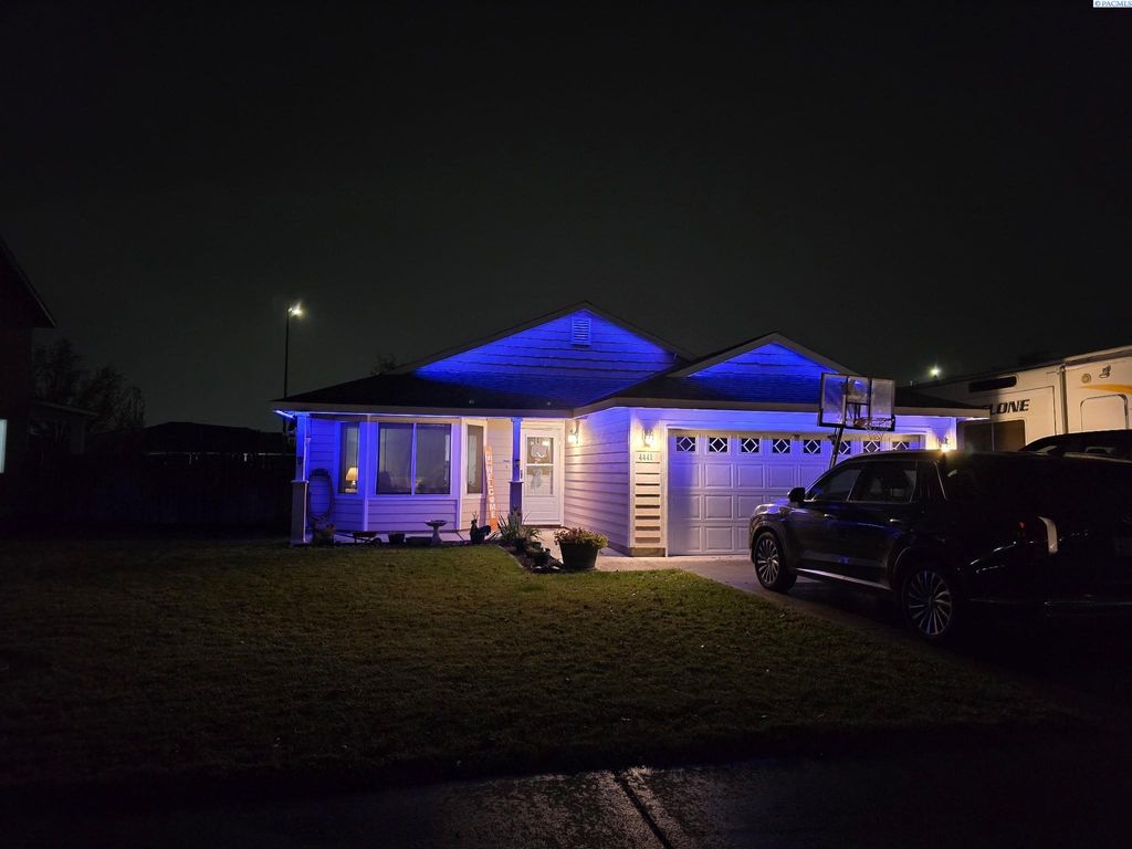 Photo of 4441 Galway Ln, Pasco, WA 99301 (MLS # 289197)