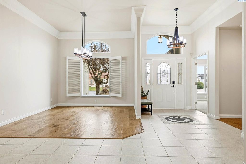 Photo of 1231 Cameo Drive Dr, Richland, WA 99353 (MLS # 290517)