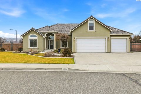 Photo of 1231 Cameo Drive Dr, Richland, WA 99353 (MLS # 290517)