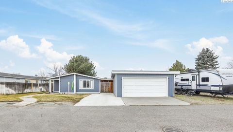 Photo of 9171 W Yellowstone Ave, Kennewick, WA 99336 (MLS # 290424)