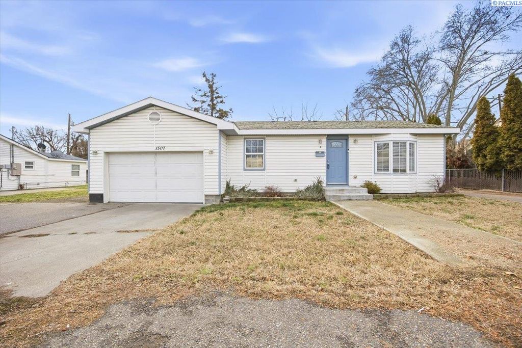 Photo of 1507 W 4th Pl, Kennewick, WA 99336 (MLS # 290676)