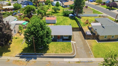 Photo of 1502 Cottonwood Drive, Richland, WA 99352 (MLS # 294170)