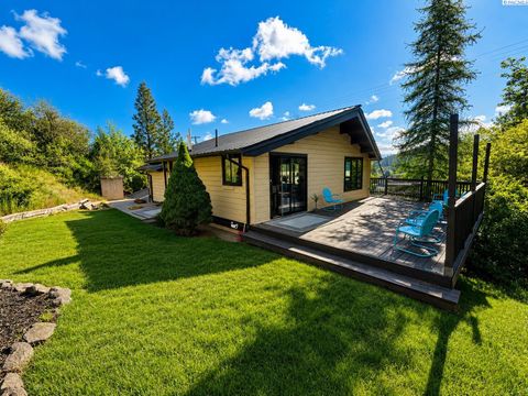 Photo of 508 S Cromwell St, Colfax, WA 99111 (MLS # 293077)